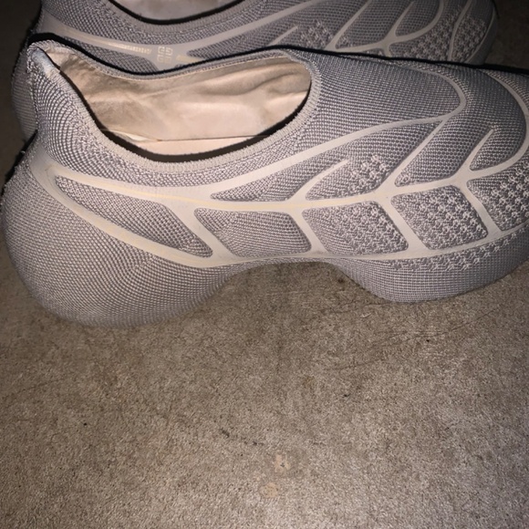 Givenchy TK Sand Sneakers - Picture 4 of 9